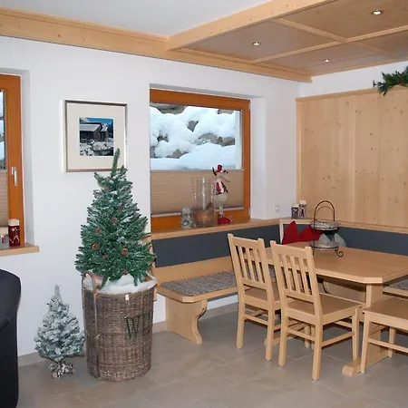 Delano Apartment *