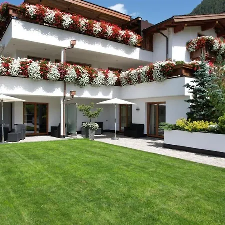 Delano Apartment *